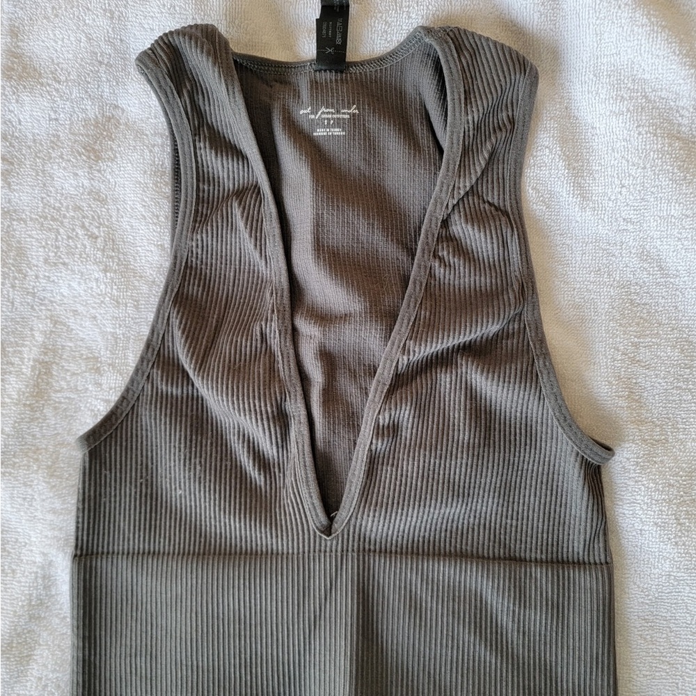 Gray Ribbed Sleeveless Top